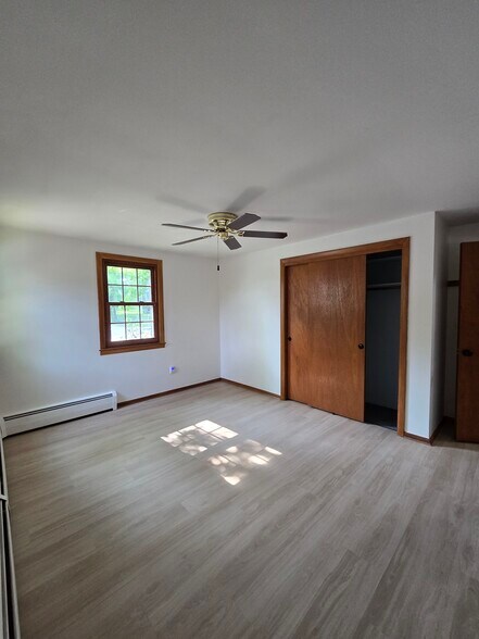 1st bedroom - 1st floor - 1280 S Beech St