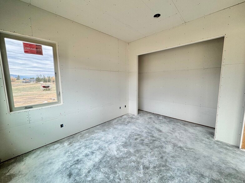 Building Photo - 1331 Roots Trl