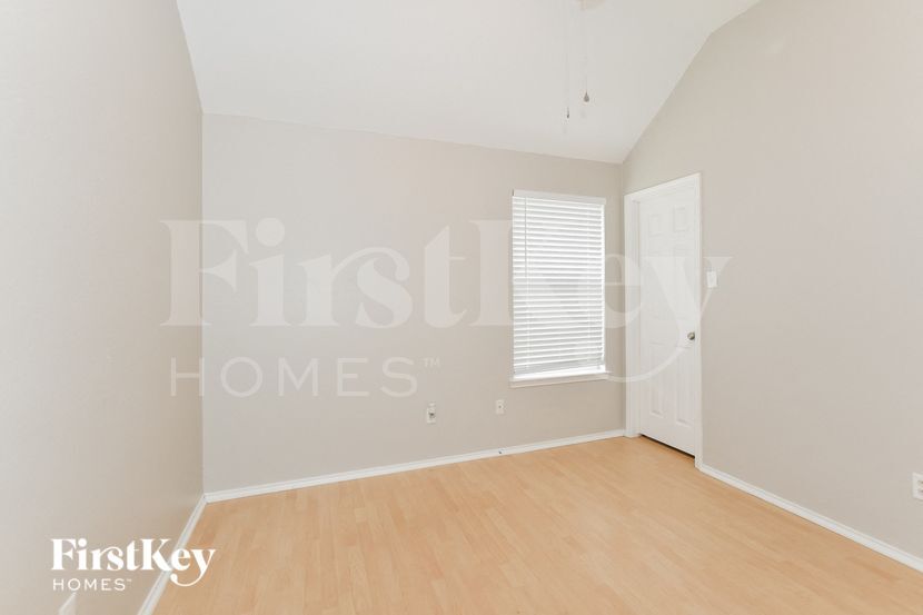 Building Photo - 1809 Pecan View Dr