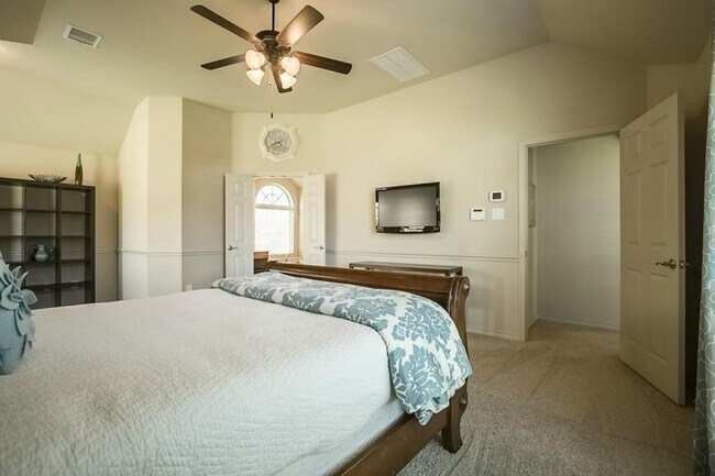 Building Photo - 4820 Tuscany Ln
