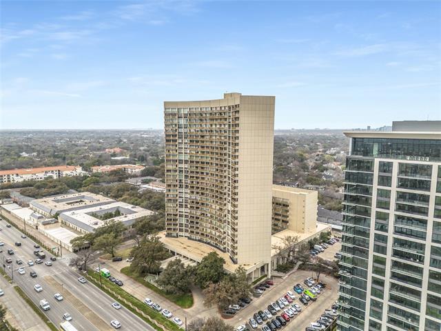 Building Photo - 6211 W Northwest Hwy