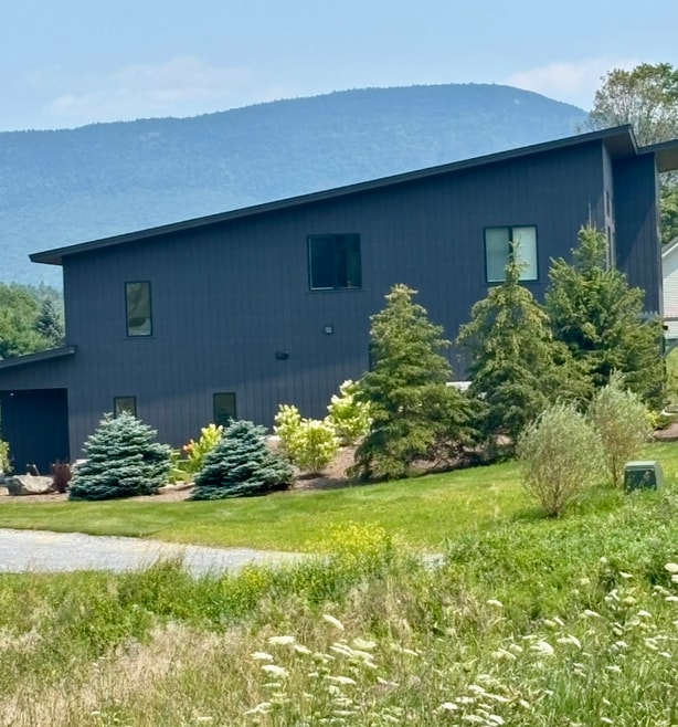 Building Photo - 328 Golf Course Rd