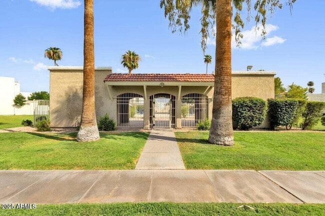 Building Photo - 7839 E Rovey Ave