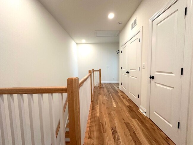 Building Photo - LUXURY TOWNHOME IN FOREST ACRES