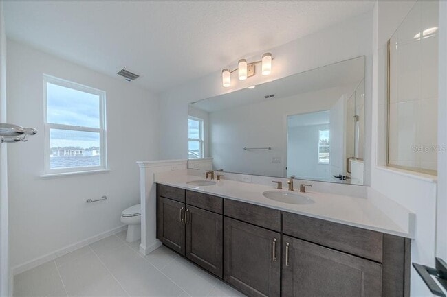 Building Photo - 1895 Pinecliff Dr