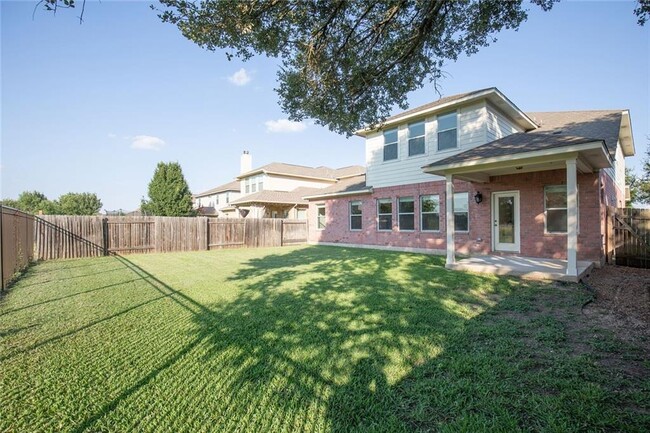 Building Photo - 14825 Fernhill Dr