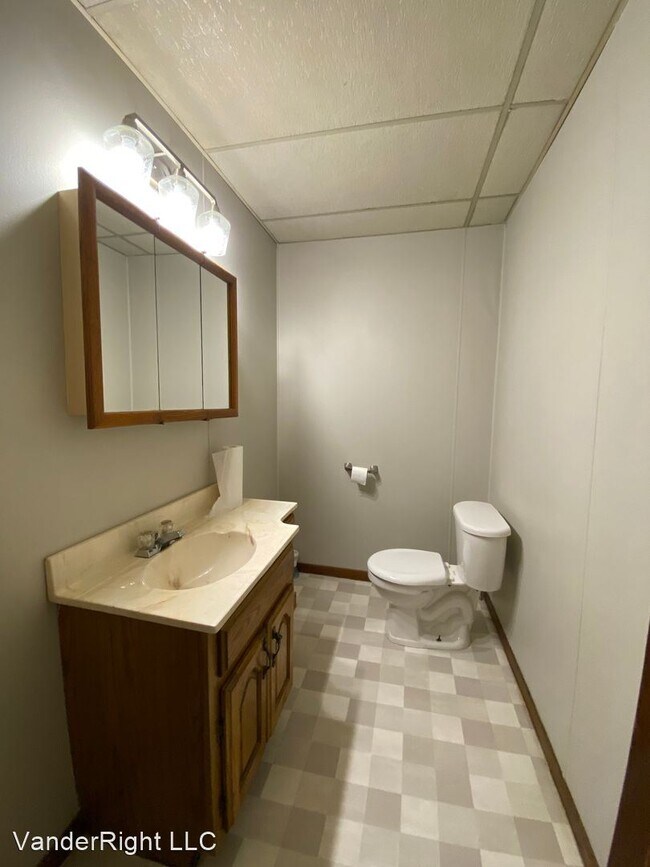 Building Photo - 3 br, 1.5 bath House - 2107 S Grange Ave