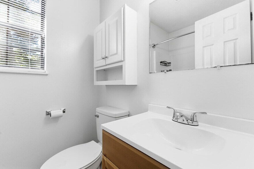Building Photo - 114 Sequoyah Dr