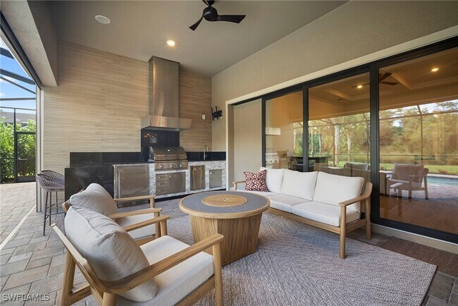 Building Photo - 9774 Everglades Dr