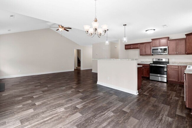 Building Photo - Minutes to Back Gate & Beaches!