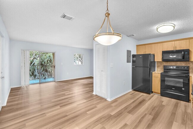 Building Photo - 6889 NW 173rd Dr