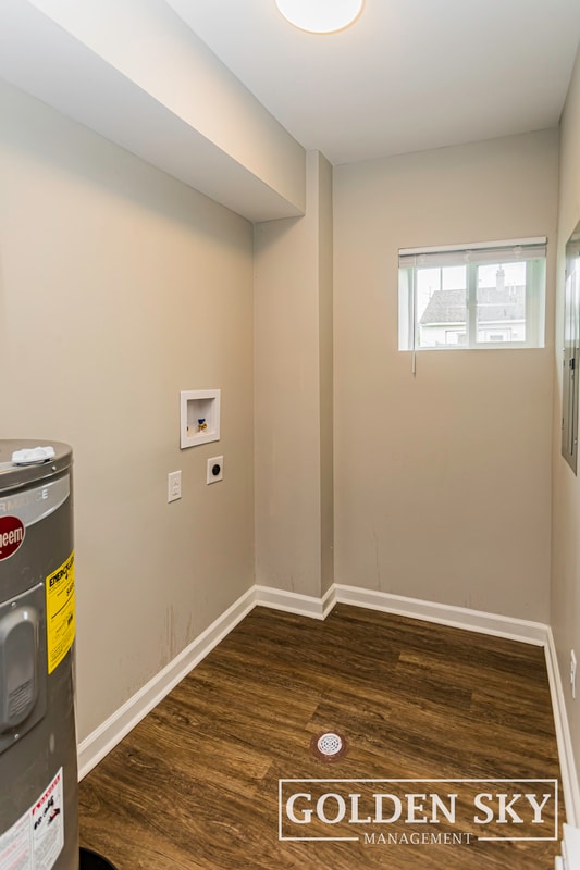 Building Photo - 1600 S Batavia Ave