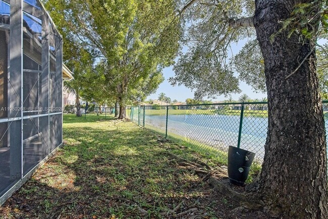 Building Photo - 1921 SE 16th Ave