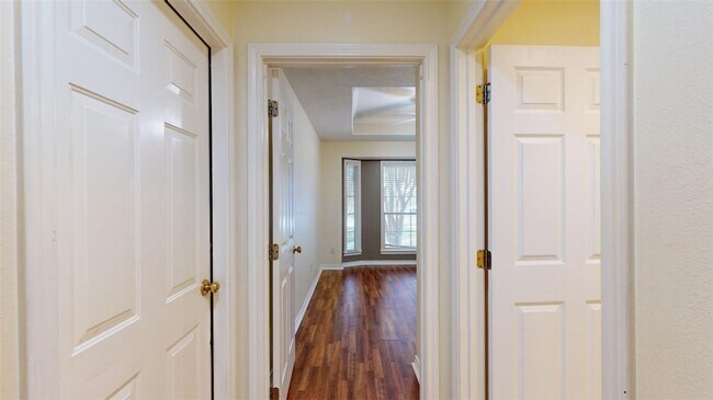Building Photo - 327 Bernburg Ln