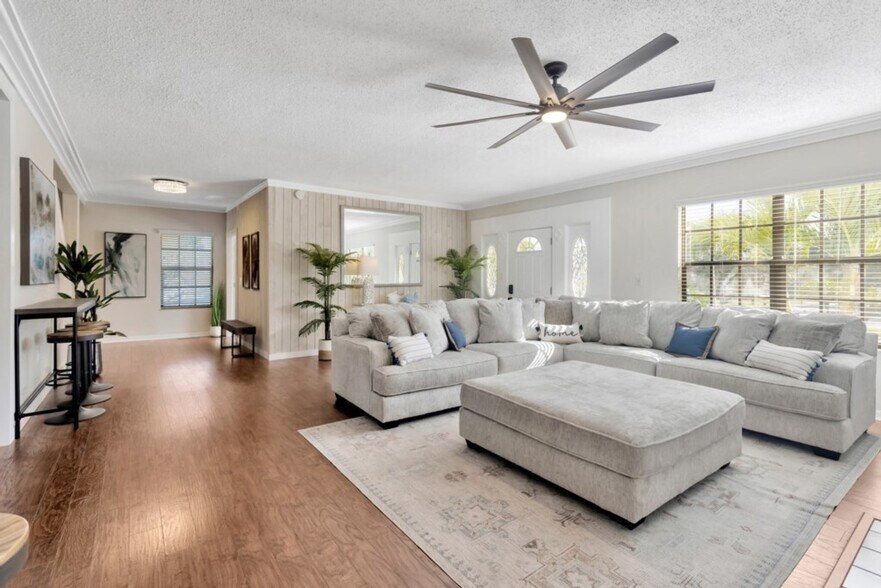 Building Photo - 1679 Tampa Rd