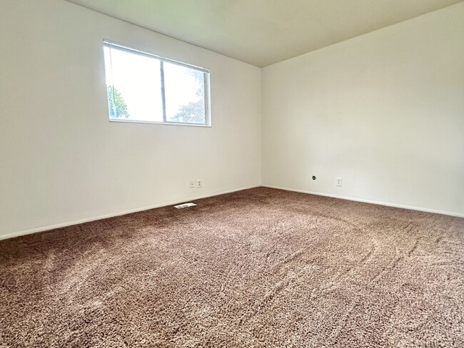 Building Photo - 2175 S 300 E