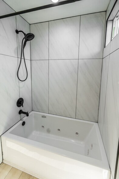 Building Photo - 133 34th St