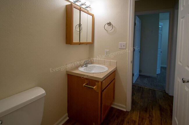 Building Photo - 2147 27th Ave Ct