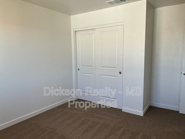 Building Photo - 8923 Wolf Moon Dr