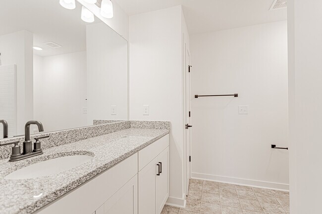 Building Photo - 1411 Darrowby Wy