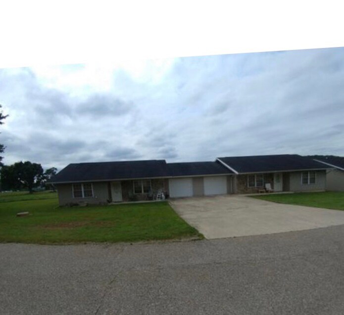 Building Photo - 185 Gullion Ln