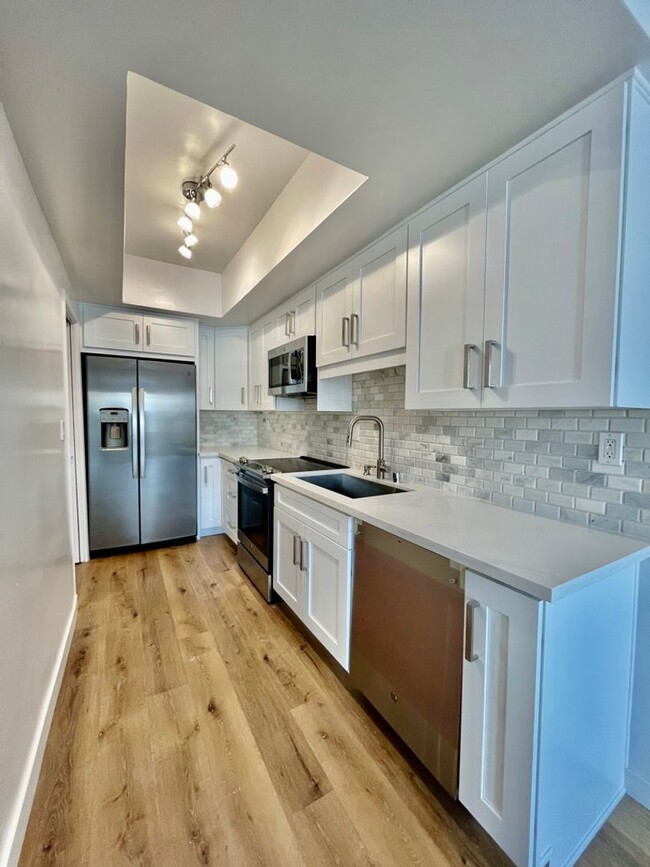 Building Photo - Recently Remodeled Spacious 1Bed/1Bath wit...