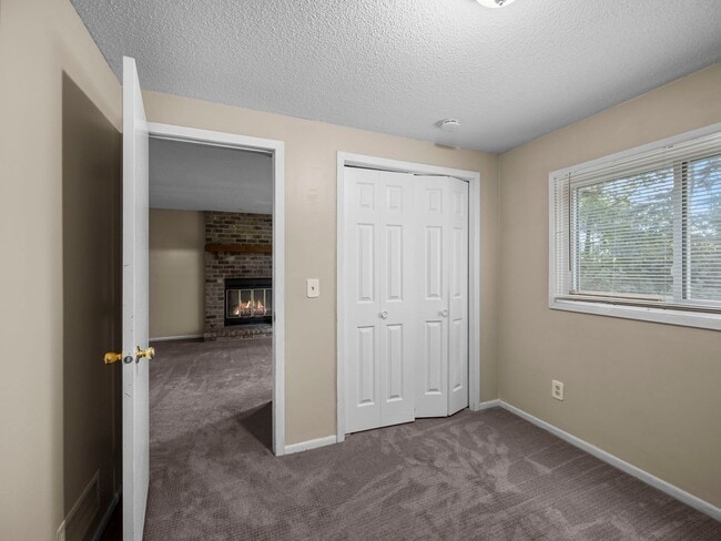 Building Photo - 3 Bedroom Golden Valley Home