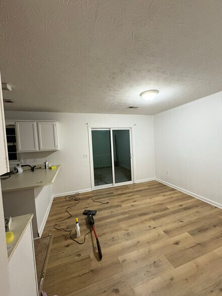 Building Photo - 304 S Keeneland Dr