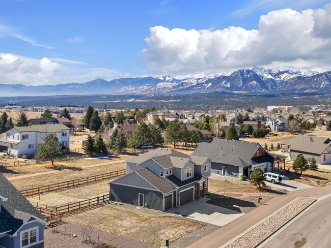 Building Photo - Modern Comfort Meets Mountain Beauty – 4-B...
