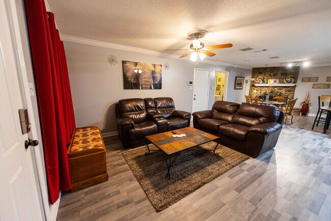 Building Photo - 2200 Romine Rd