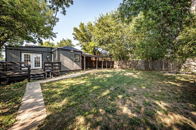 Building Photo - Remodeled Kitchen
