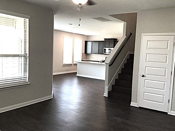 Building Photo - 5813 Gerard Dr