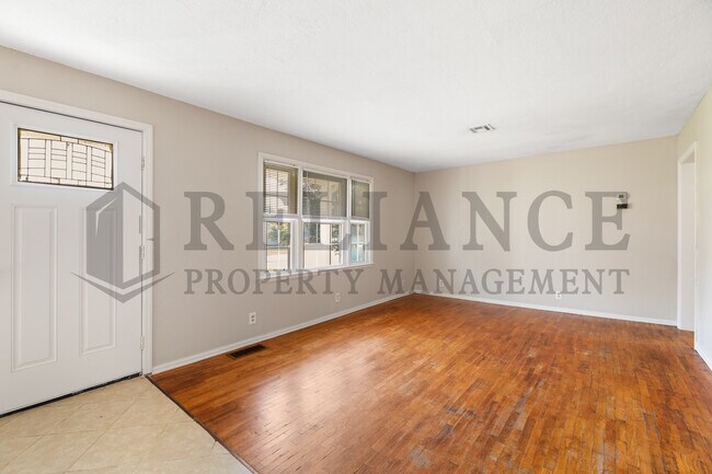 Building Photo - 902 W Wallingford St