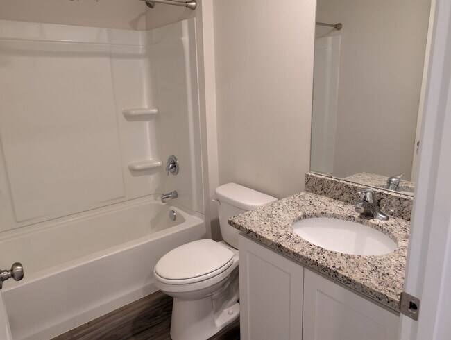 Building Photo - 125 Maple Run Dr