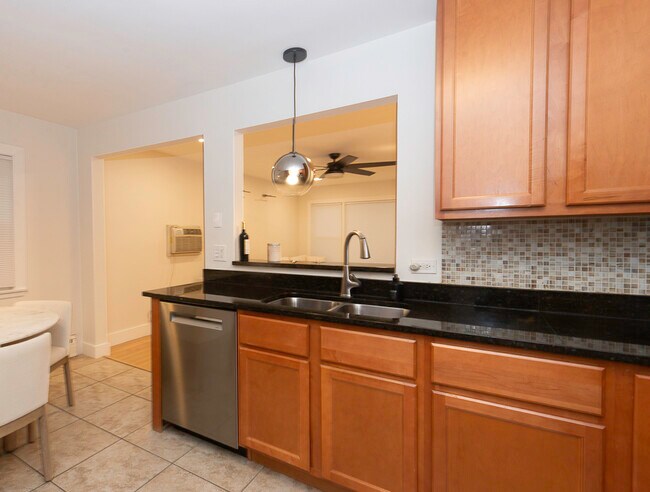 Building Photo - 4030 N Mozart St