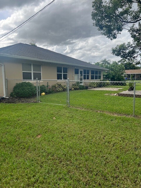 Building Photo - 615 S Sun N Lakes Blvd