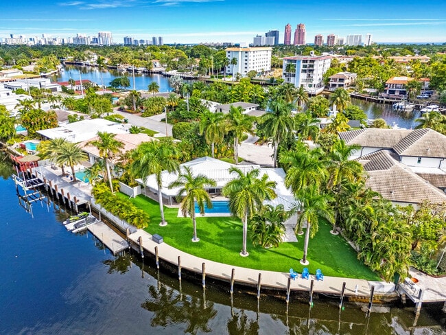 Building Photo - 1725 NE 23rd Ave