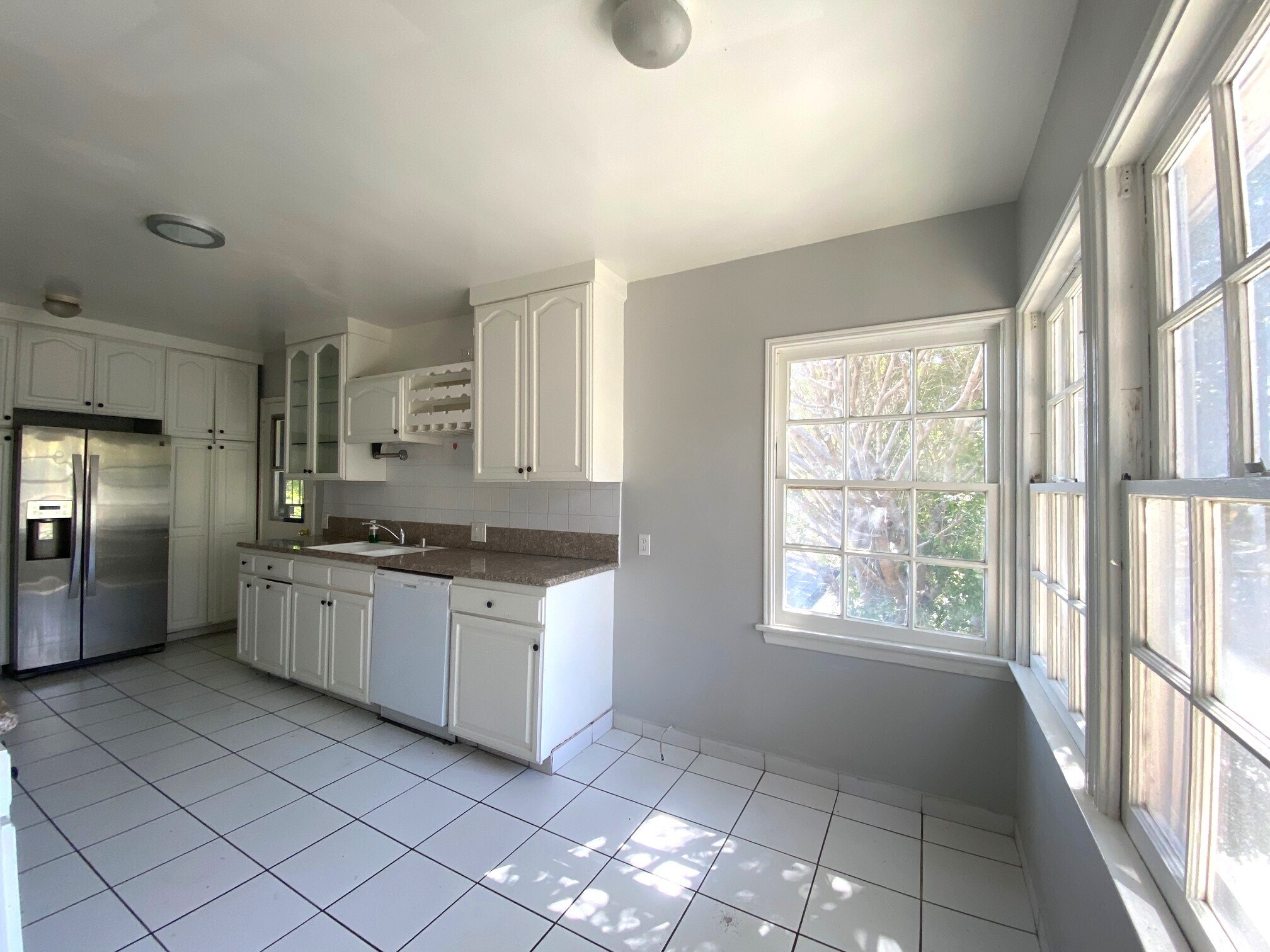 Building Photo - 10682 Kinnard Ave