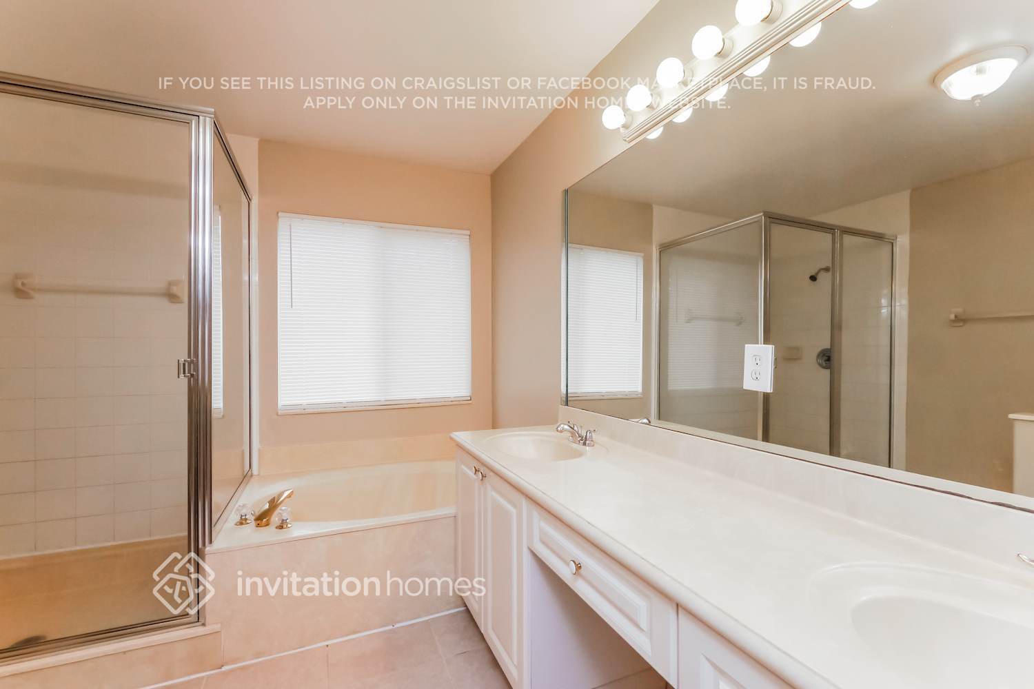 Building Photo - 3774 Woodfield Dr