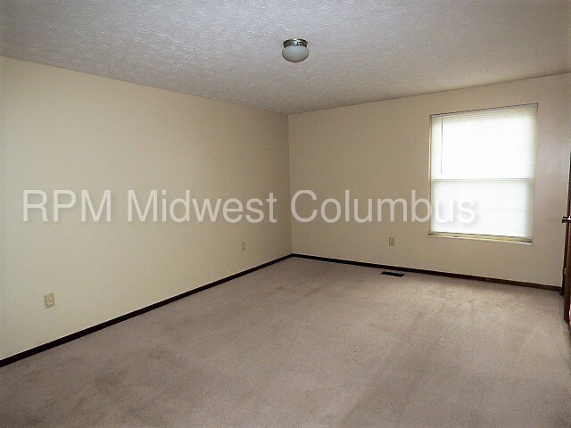 Building Photo - Dublin 2 BR Condo