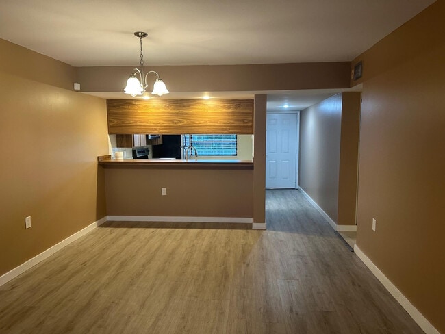 Building Photo - 1717 Whitehall Dr