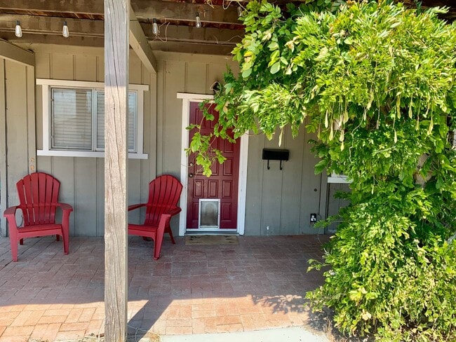Primary Photo - 735 N Trigo Ln