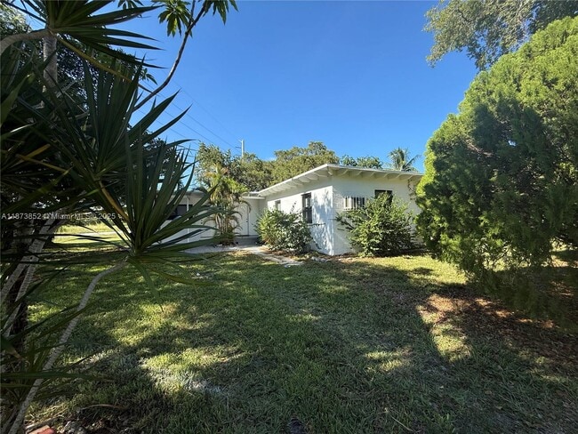 Primary Photo - 1503 NE 128th St