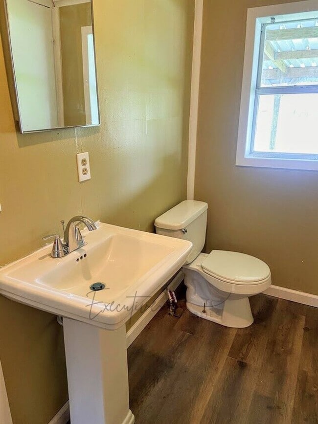 Building Photo - Affordable 2-Bed Home in Sulphur with Grea...
