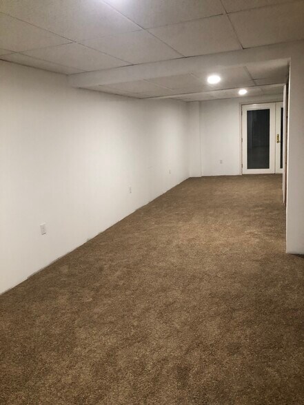 Lower level family game room - 2650 Tamlynn Ct