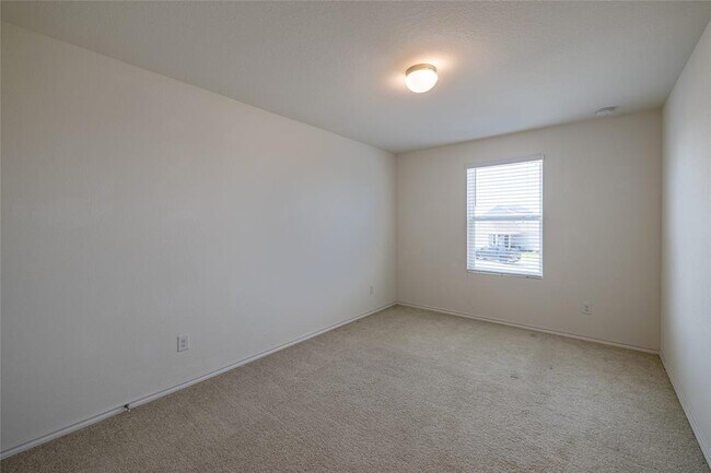 Building Photo - 6300 Routenburn St