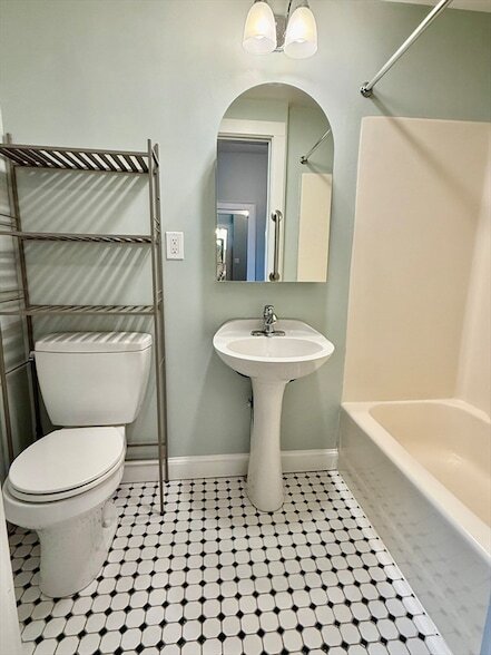 Building Photo - 114 Church St