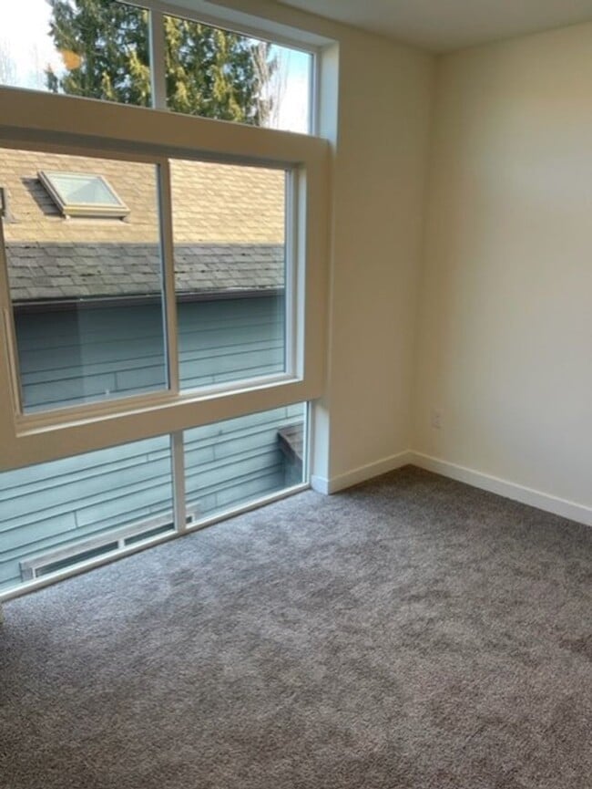 Building Photo - $500 off 1st month! Stunning Lake City Tow...