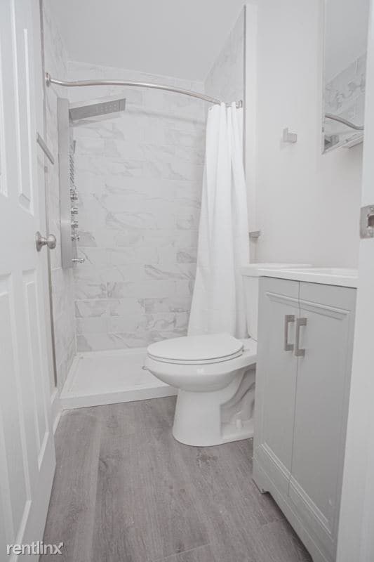 Building Photo - 1 br, 1 bath Condo - 1109 W Lehigh Ave