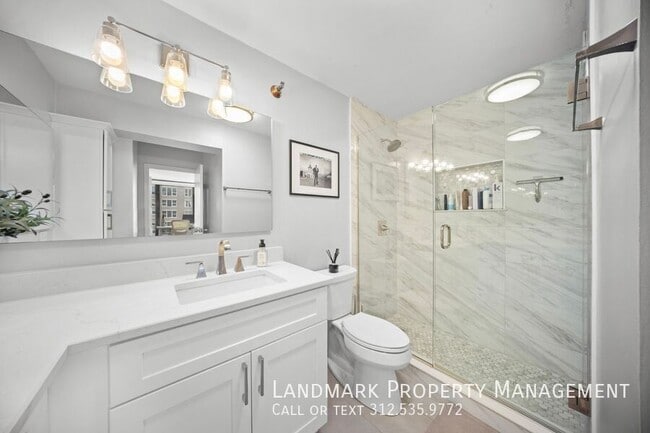 Building Photo - 1309 N Wells St